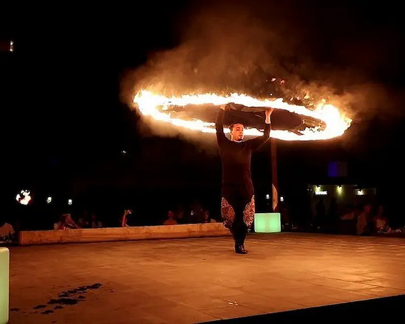 Desert safari camp Dubai with live belly dance, bonfire night, BBQ dinner, and traditional entertainment.